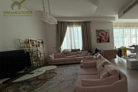Вилла Mina Al Arab, Рас-эль-Хайма, БАӘ-да 3 жатын бөлмелер, 290.6 м² № 588581 - фото 1
