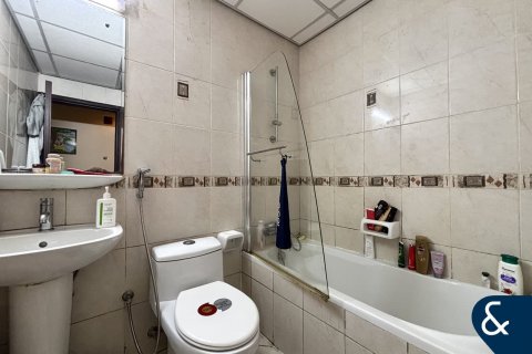 Appartement te koop in Jumeirah Lake Towers, Dubai, VAE 2 slaapkamers, 107 vr.m., nr 666622 - foto 10