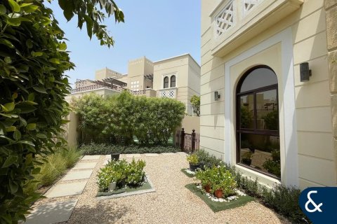 Huvila Mudon, Dubai, Arabiemiraatit 4 makuuhuonetta, 354 m2 № 666617 - kuva 2
