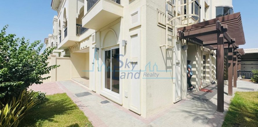 阿联酋 Dubai Umm Suqeim 别墅 5 卧, 371.6 平方米 , 编号 628656