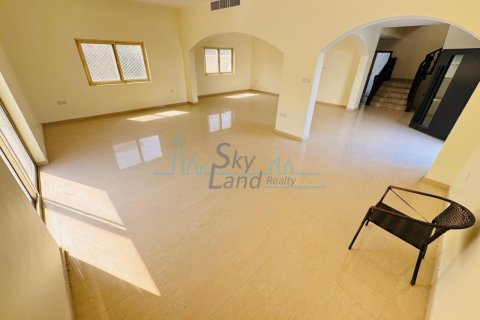Vila di Jumeirah, Dubai, UAE 5 bilik tidur, 464.5 meter persegi № 628655 - foto 8
