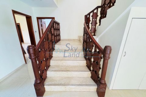 Vila di Jumeirah, Dubai, UAE 5 bilik tidur, 464.5 meter persegi № 628655 - foto 16