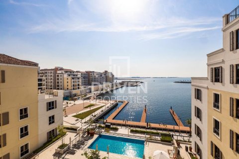 Apartament de închiriat în Jumeirah, Dubai, EAU 2 dormitoare, 121.33 mp.  №754217 - poză 1