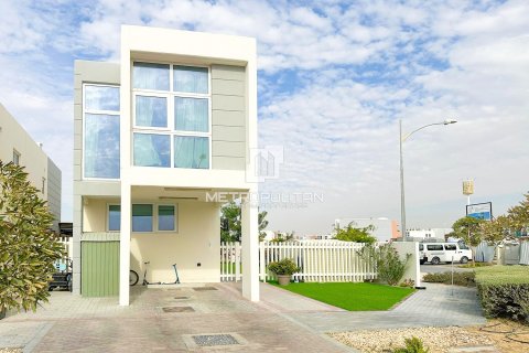 Villa in DAMAC Hills (Akoya by DAMAC), Dubai, UAE 3 bedrooms, 161 sq.m. № 592520 - photo 1
