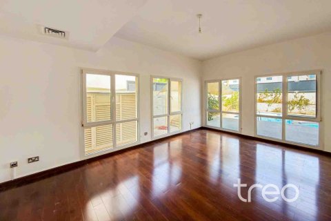 וילה להשכרה ב Meadows, Dubai, איחוד האמירויות  5 חדרי שינה, 368.82 מ"ר, מספר 761396 - תמונה 3
