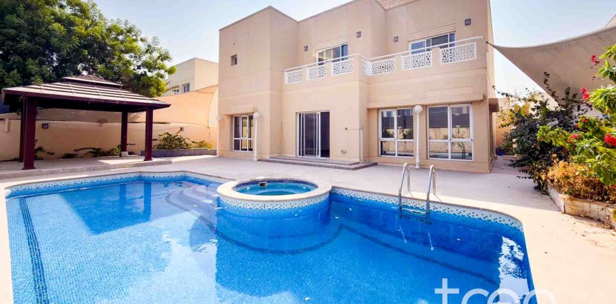 וילה ב Meadows, Dubai, איחוד האמירויות 5 חדרי שינה, 368.82 מ"ר מספר 761396