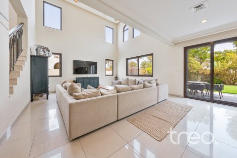 Vilë në Arabian Ranches 2, Dubai, Emiratet e Bashkuara Arabe 4 dhoma gjumi, 404.5 m2. № 761391 - Foto 4
