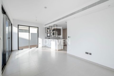 Huvila Tilal Al Ghaf, Dubai, Arabiemiraatit 4 makuuhuonetta, 220.37 m2 № 746053