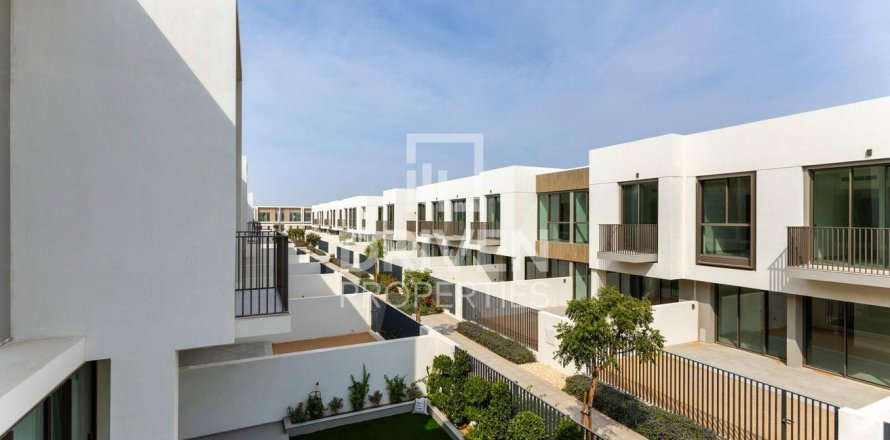 Townhouse in The Valley, Dubai, UAE 3 bedrooms, 176 sq.m. № 684026