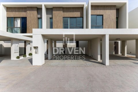 Townhouse in The Valley, Dubai, UAE 3 bedrooms, 176 sq.m. № 684026 - photo 2