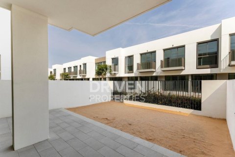 Townhouse in The Valley, Dubai, UAE 3 bedrooms, 176 sq.m. № 684026 - photo 19