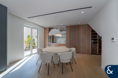 Vila u gradu Dubai Sports City, Dubai, UAE 5 spavaće sobe, 446 m2 Br. 684883 - Slika 4