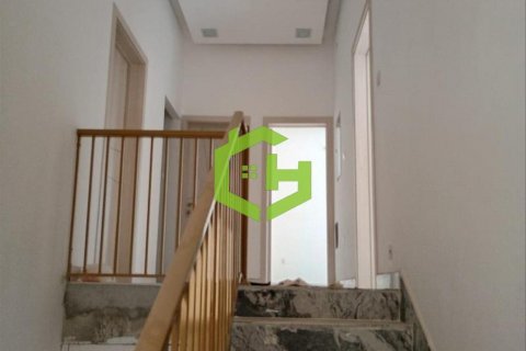 Vilë në Al Yasmeen, Ajman, Emiratet e Bashkuara Arabe 5 dhoma gjumi, 281.1 m2. № 632292 - Foto 9