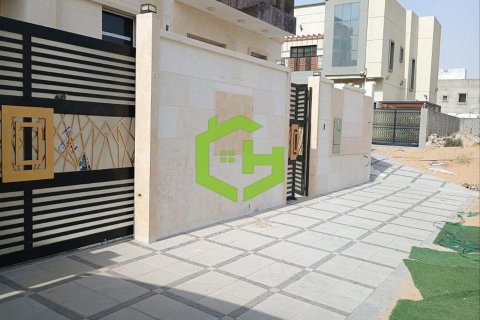 Vilë në Al Yasmeen, Ajman, Emiratet e Bashkuara Arabe 5 dhoma gjumi, 281.1 m2. № 632292 - Foto 12