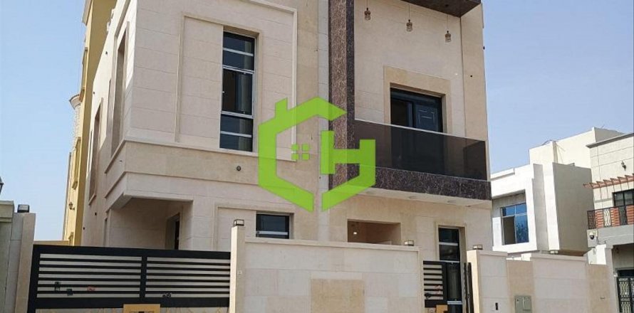 Vilë në Al Yasmeen, Ajman, Emiratet e Bashkuara Arabe 5 dhoma gjumi, 281.1 m2. № 632292