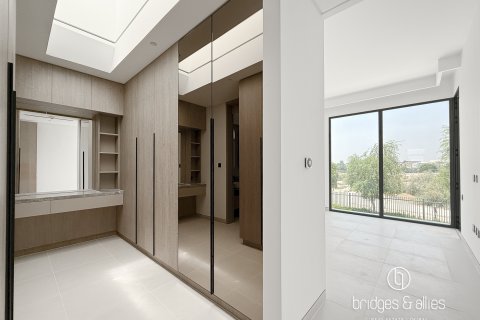 Vila v Tilal Al Ghaf, Dubai, SAE 5 spální, 600 m2 č. 715273 - Fotografia 8