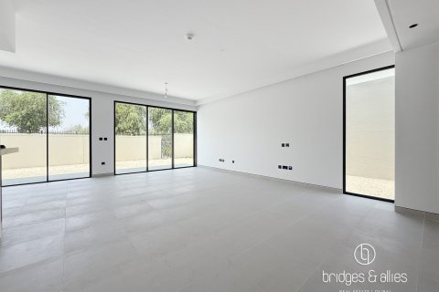 Vila v Tilal Al Ghaf, Dubai, SAE 5 spální, 600 m2 č. 715273 - Fotografia 3