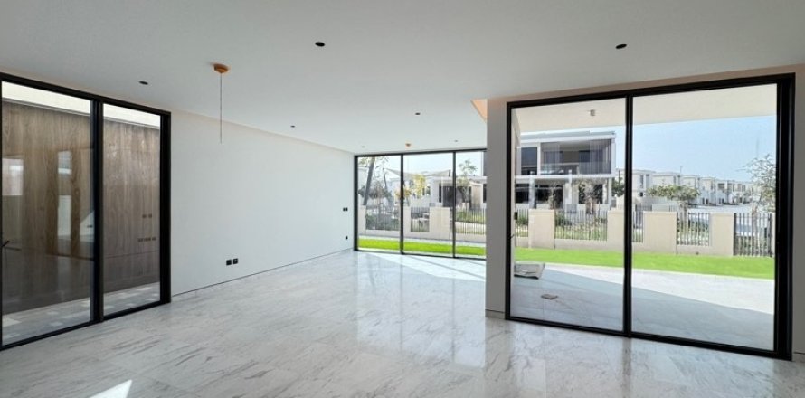 Вілла в Tilal Al Ghaf, Дубай, ОАЕ 5 спалень, 600м2 № 715273