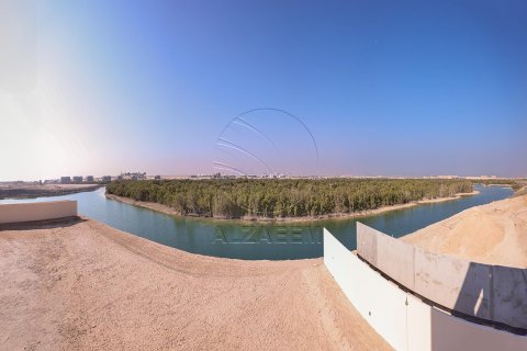 Villa in Abu Dhabi, UAE 5 bedrooms, 2137 sq.m. № 614955 - photo 2