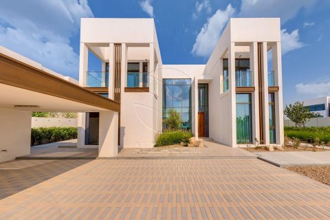Villa in Abu Dhabi, UAE 5 bedrooms, 2137 sq.m. № 614955 - photo 1