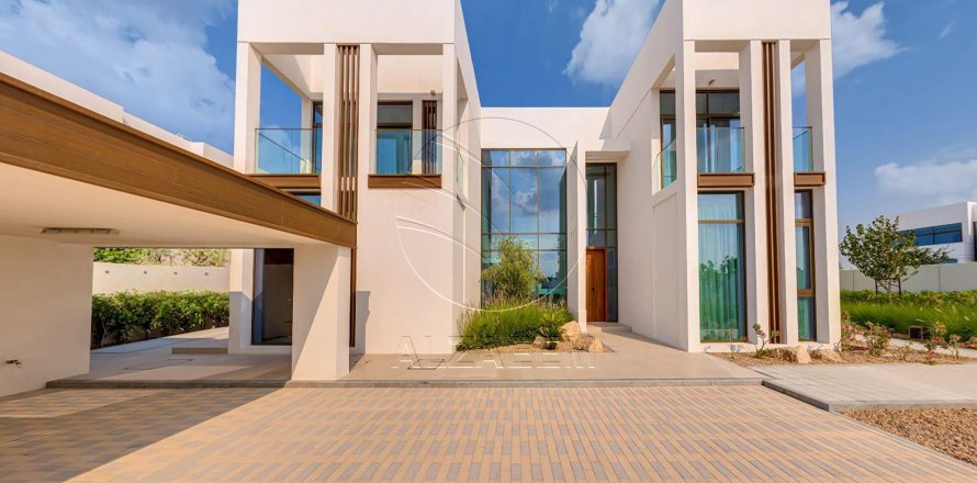Villa in Abu Dhabi, UAE 5 bedrooms, 2137 sq.m. № 614955