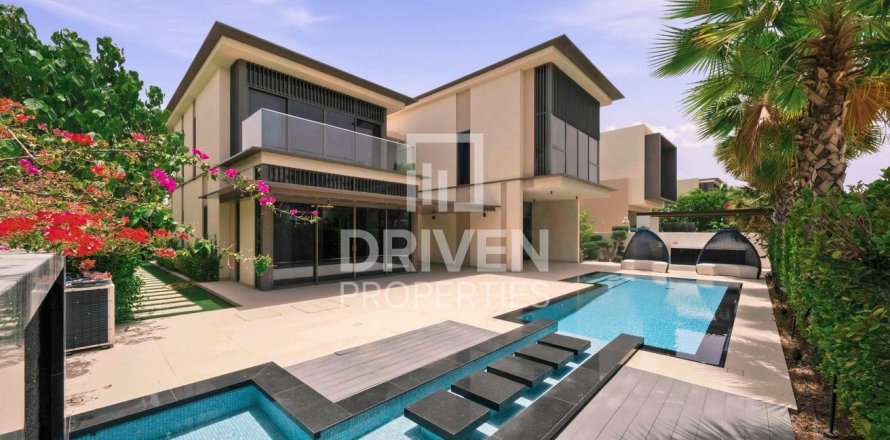 Villa in Dubai Hills Estate, Dubai, UAE 4 bedrooms, 698.35 sq.m. № 743251