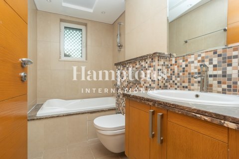 Villa in Jumeirah Park, Dubai, UAE 3 bedrooms, 336.95918100 sq.m. № 650980 - photo 9