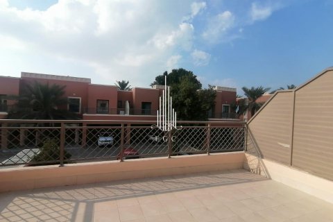 Villa in Abu Dhabi Gate City, UAE 4 bedrooms, 332.4 sq.m. № 572803 - photo 28