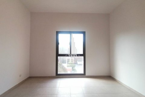 Villa in Abu Dhabi Gate City, UAE 4 bedrooms, 332.4 sq.m. № 572803 - photo 5