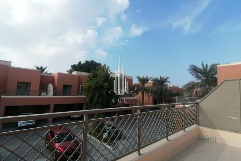 Villa in Abu Dhabi Gate City, UAE 4 bedrooms, 332.4 sq.m. № 572803 - photo 2