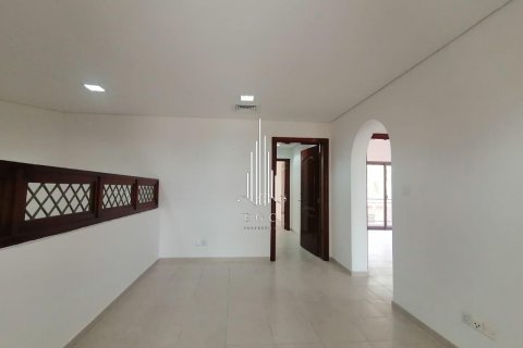 Villa in Abu Dhabi Gate City, UAE 4 bedrooms, 332.4 sq.m. № 572803 - photo 21