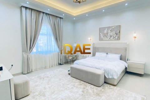 Villa sa Dubai, UAE 5 silid-tulugan, 1607.2 sq.m. № 575991 - larawan 3