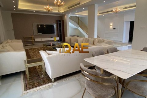 Villa sa Dubai, UAE 5 silid-tulugan, 1607.2 sq.m. № 575991 - larawan 12