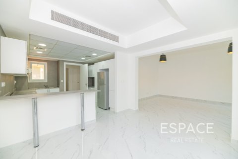 Villa The Lakes, Dubaijā, AAE 3 istabas, 234 m2 Nr. 650185 - attēls 3