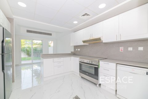 Villa The Lakes, Dubaijā, AAE 3 istabas, 234 m2 Nr. 650185 - attēls 5