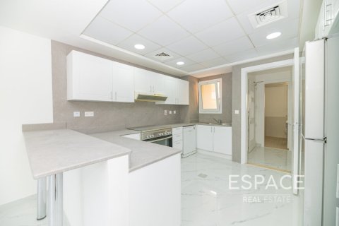 Villa The Lakes, Dubaijā, AAE 3 istabas, 234 m2 Nr. 650185 - attēls 4