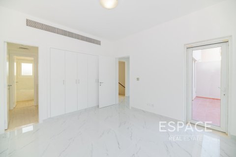 Villa The Lakes, Dubaijā, AAE 3 istabas, 234 m2 Nr. 650185 - attēls 8