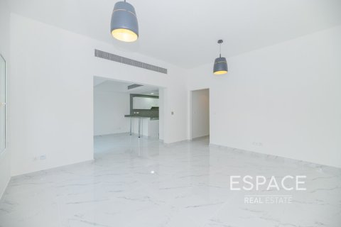 Villa The Lakes, Dubaijā, AAE 3 istabas, 234 m2 Nr. 650185 - attēls 2