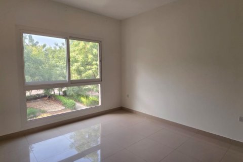 Ras Al Khaimah, UAE의 판매용 타운하우스 침실 2개, 174제곱미터 번호 735210 - 사진 13