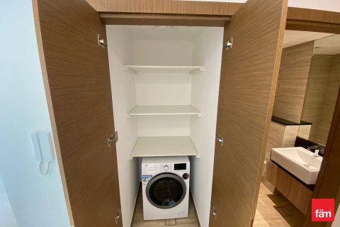Apartmen di Business Bay, Dubai, UAE 2 bilik tidur, 102.2 meter persegi № 631667 - foto 11
