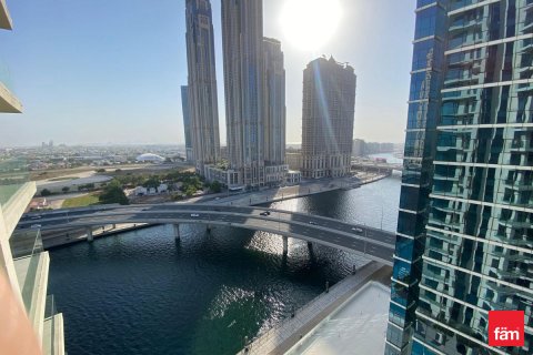 Apartmen di Business Bay, Dubai, UAE 2 bilik tidur, 102.2 meter persegi № 631667 - foto 2