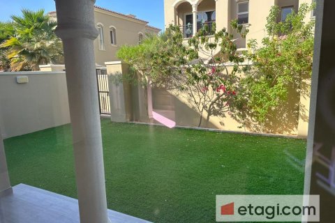 Řadový dům v Dubai Land, SAE 2 ložnice, 172.5 m² Č.: 544482 - fotografie 10