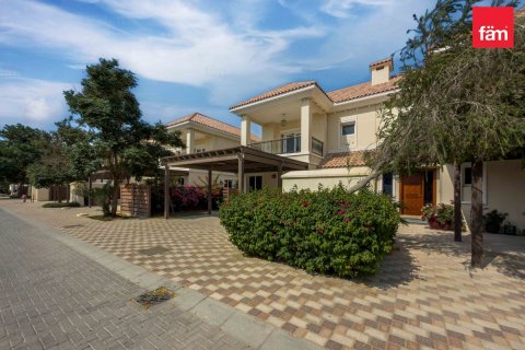 Müüa villa asukohaga Dubai, AÜE: 4 magamistoaga, 387.2 m² Nr 722374 - pilt 2