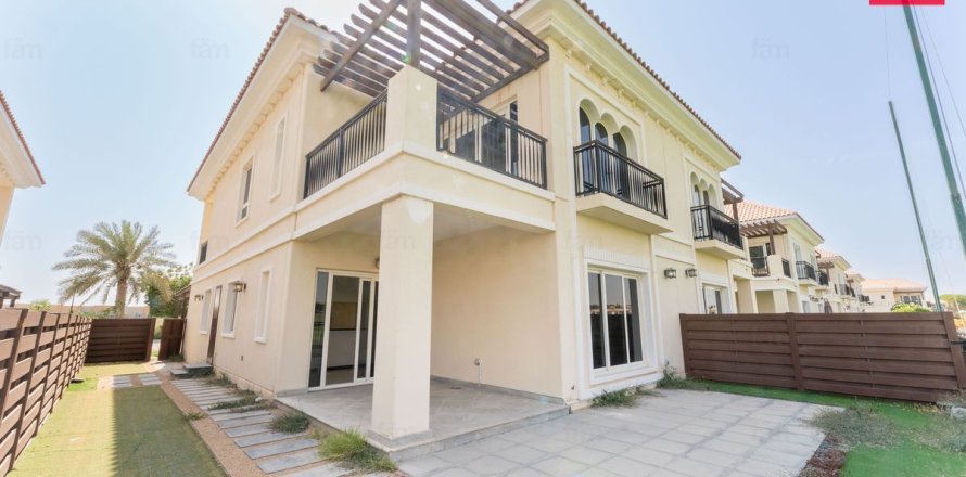 Villa asukohaga Dubai, AÜE: 4 magamistoaga, 387.2 m² Nr 722374