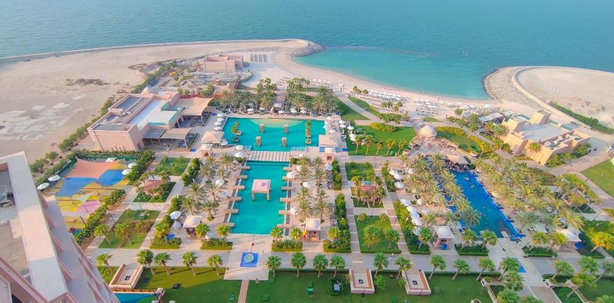 Apartment in The Marina, Abu Dhabi, UAE 4 bedrooms, 314 sq.m. № 594777