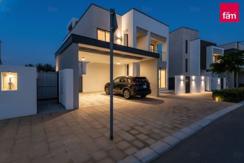 Vilë në Dubai, Emiratet e Bashkuara Arabe 4 dhoma gjumi, 494.9 m2. № 703788