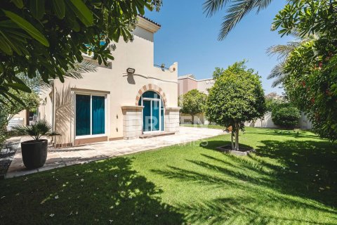 Vila u gradu Dubai Sports City, Dubai, UAE 4 spavaće sobe, 350.71 m2 Br. 743584 - Slika 16