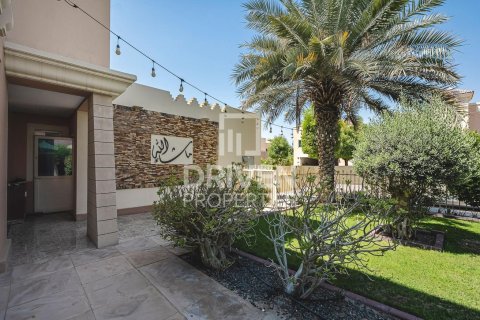 Vila u gradu Dubai Sports City, Dubai, UAE 4 spavaće sobe, 350.71 m2 Br. 743584 - Slika 18