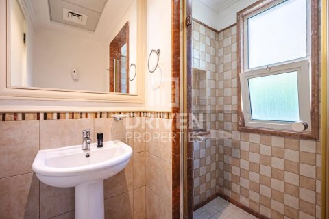 Vila u gradu Dubai Sports City, Dubai, UAE 4 spavaće sobe, 350.71 m2 Br. 743584 - Slika 12