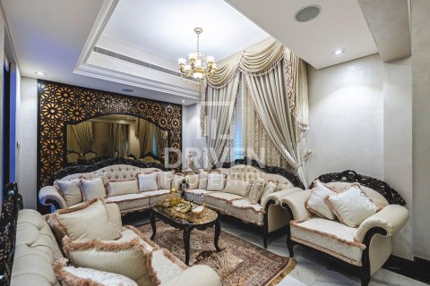 Vila u gradu Dubai Sports City, Dubai, UAE 4 spavaće sobe, 350.71 m2 Br. 743584 - Slika 3